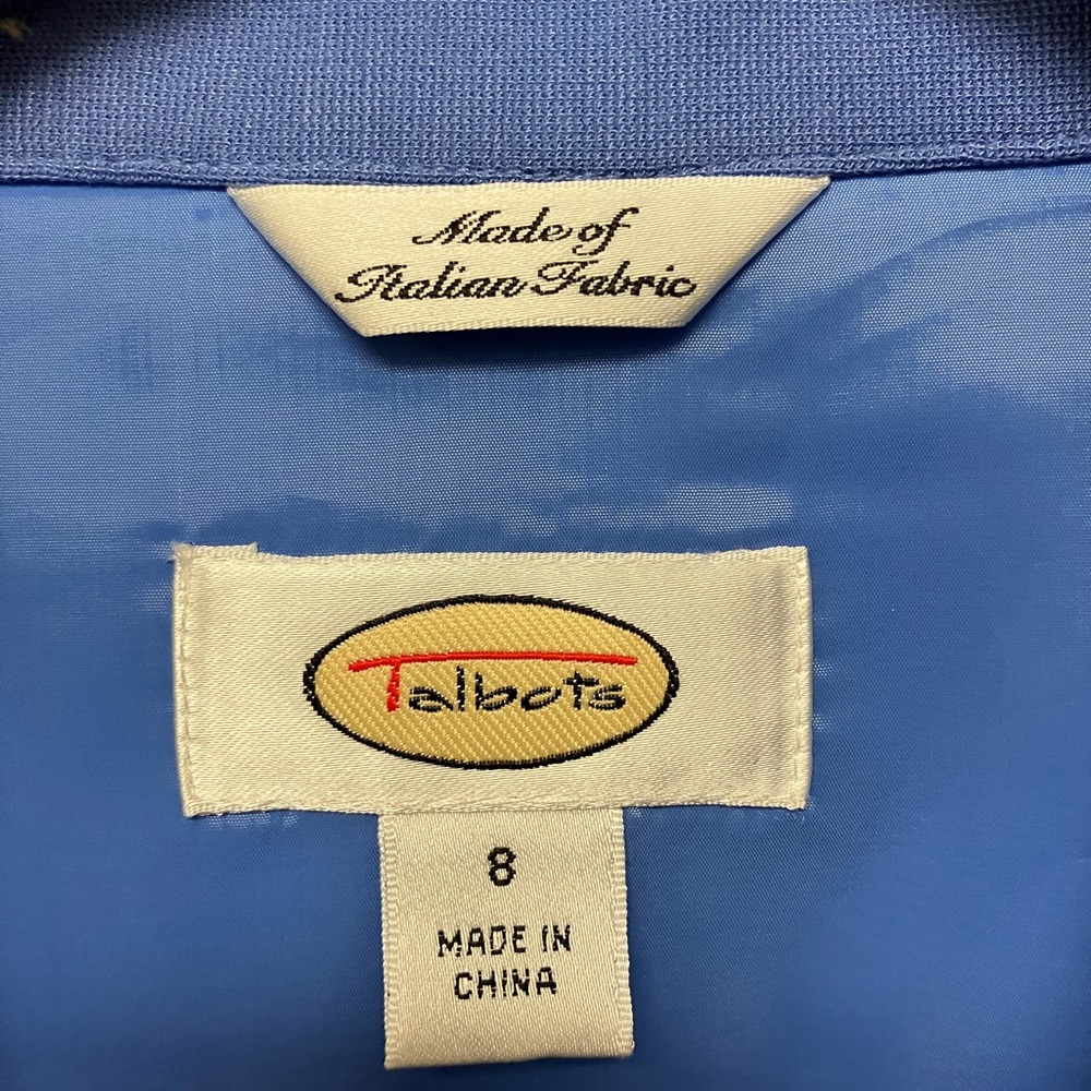 Talbots, blazer in light blue, size 8. - Picture 3 of 9